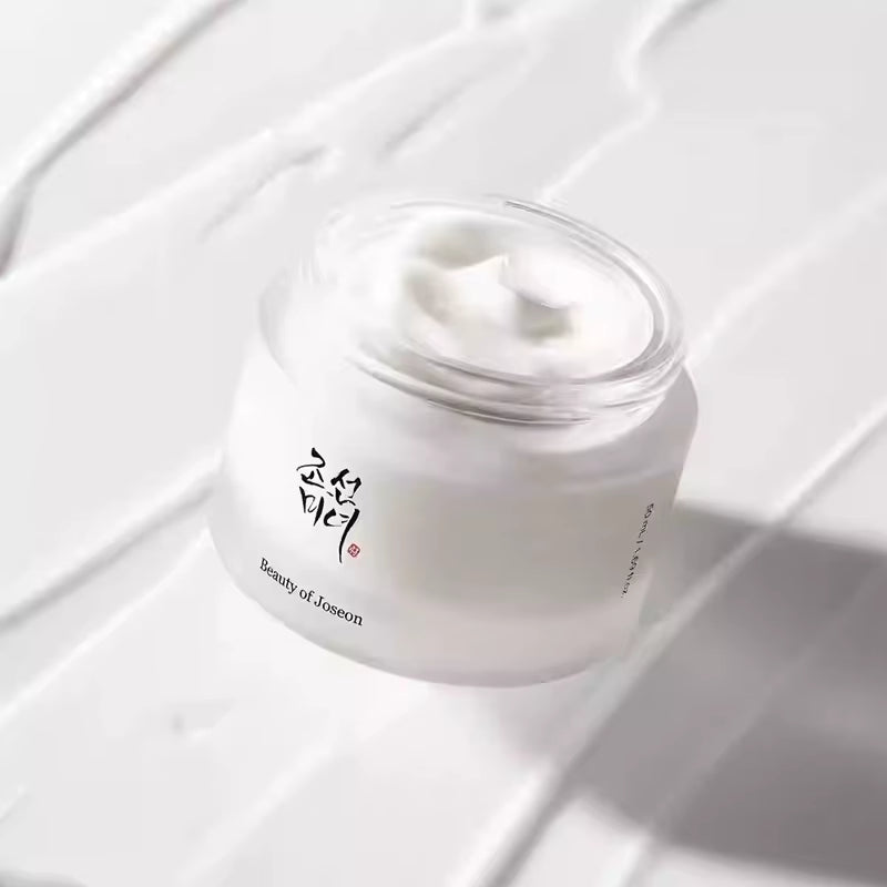 Korean  Eye Cream Moisturizes Fades Dark Circles Face Cream Effectively Locks in Moisture Nutrients by the Skin